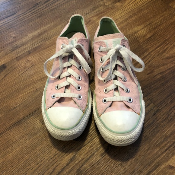 Converse Shoes - lightly worn baby pink converse
